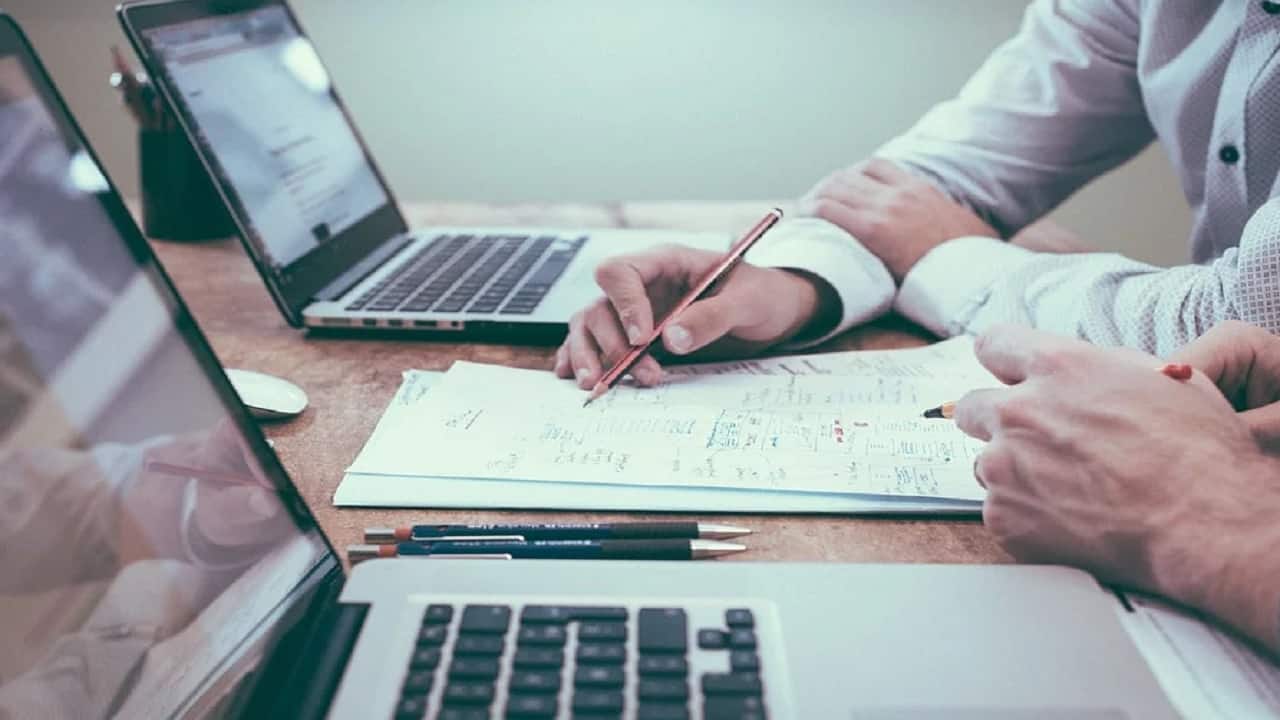 Corporate bond funds: A blend of moderate risks and above-average returns