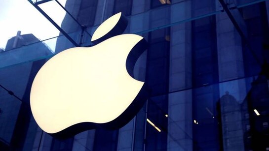 Apple dominates ultra-premium smartphone segment