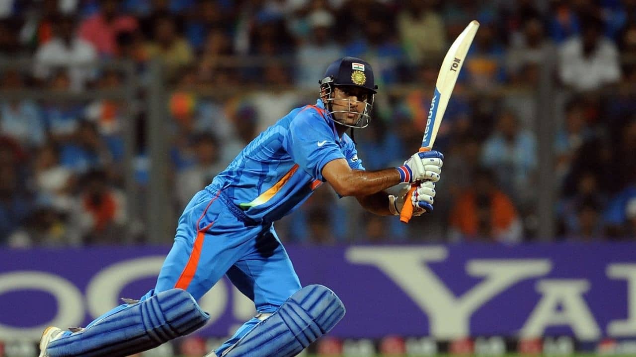 The mammoth power of Dhoni’s attention The mammoth power of Dhoni’s attention