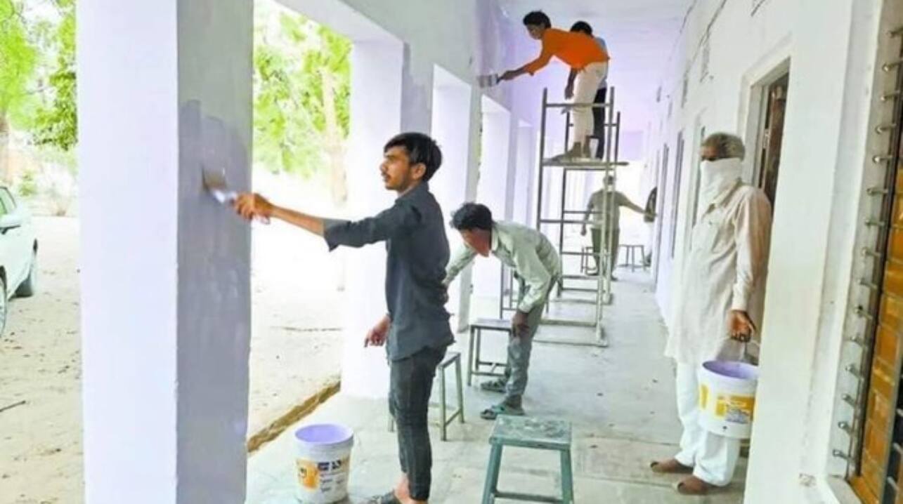 Kansai Nerolac Paints | Brokerage: Prabhudas Lilladher | Rating: Buy | LTP: Rs | Target: Rs 550 | Upside: percent. The company stands to gain from strong wholesale demand for Auto led by MSIL in 2Q post 7 quarters of decline in industrial paints volumes. It believes low base in Auto paints and gradual recovery in other industrials led by consumer durables will result in positive momentum. Decorative paints are on a solid wicket given strong post unlock demand from tier 2/3 cities and low base for Kansai in J&K where it has 60-70% market share. It estimate 14.8% PAT CAGR over FY20-23 and 26.3% PAT CAGR over FY21-23. Kansai Nerolac Paints | Brokerage: Prabhudas Lilladher | Rating: Buy | LTP: Rs | Target: Rs 550 | Upside: percent. The company stands to gain from strong wholesale demand for Auto led by MSIL in 2Q post 7 quarters of decline in industrial paints volumes. It believes low base in Auto paints and gradual recovery in other industrials led by consumer durables will result in positive momentum. Decorative paints are on a solid wicket given strong post unlock demand from tier 2/3 cities and low base for Kansai in J&K where it has 60-70% market share. It estimate 14.8% PAT CAGR over FY20-23 and 26.3% PAT CAGR over FY21-23.