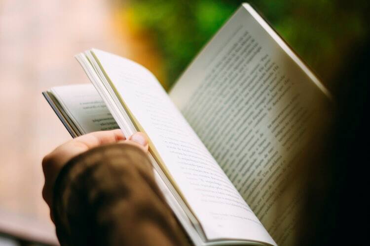 The joys of reading books about books