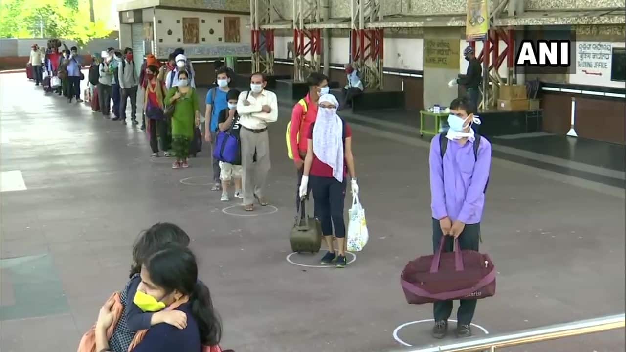 Rajasthan | Shramik Special train: 8 (Image: Twitter @ANI)