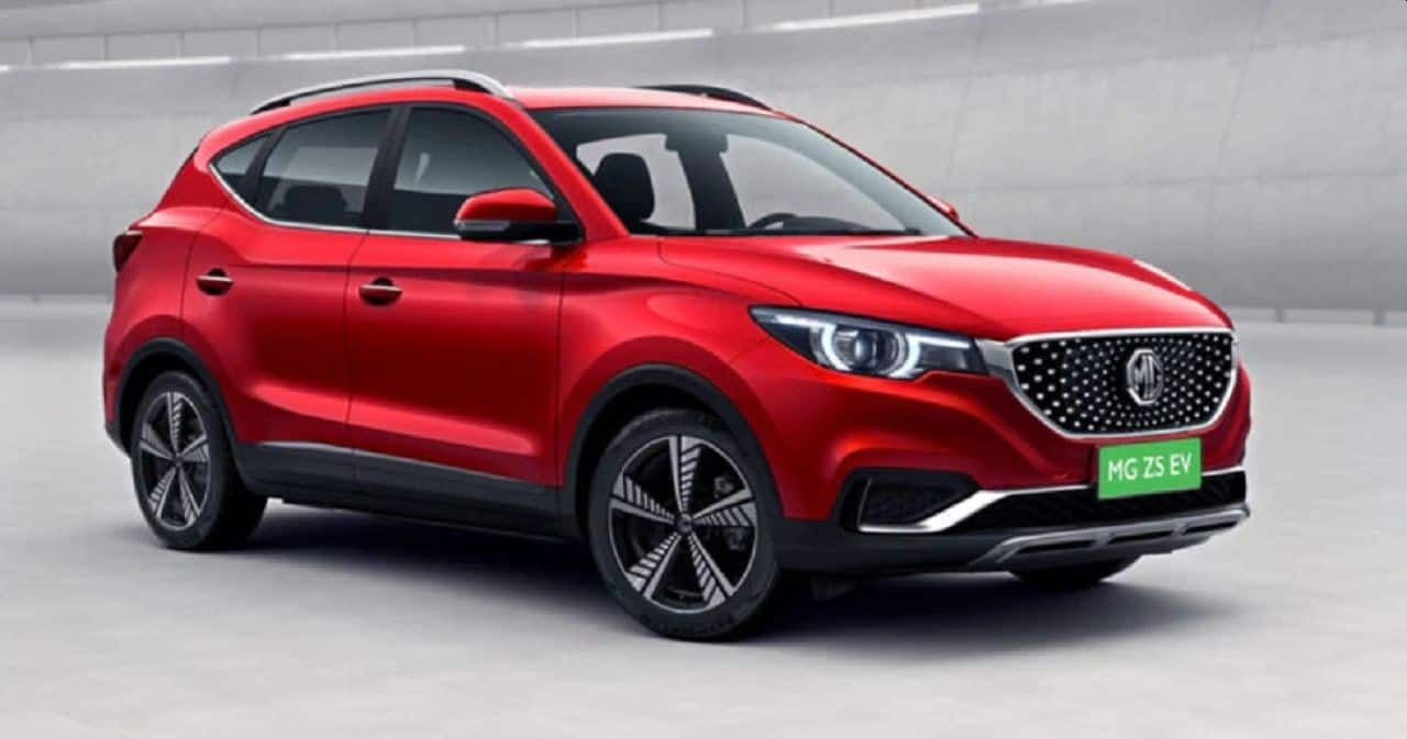 After receiving tremendous success with its first offering in India, MG Motors took up a commendable challenge of offering the MG ZS EV in India. The ZS EV was launched in a phased manner across the country starting at Rs 20.88 lakh, ex-showroom Delhi. This EV comes with a 44.5kW lithium-ion battery pack which packs in 142PS of max power & 353Nm of max torque. MG Motors claims the ZS EV offers a driving range of 340 km which is made possible in a single charge cycle with a 7.4kW AC charger. There’s also an option of fast charging with a 50kW charger which allows 80 percent within 50 minutes. To address range anxiety MG has set-up 50kW DC fast chargers at set dealerships across the country that can render an 80 percent charge in just 50 minutes. Additionally, a 7.4kW AC charger, which the company will install at the customer’s home/office, can replenish the battery within six-eight hours. The automaker is even providing an on-board cable that can be plugged into any 15 amp wall socket; charging this way though would take over 12 hours for a full charge. After receiving tremendous success with its first offering in India, MG Motors took up a commendable challenge of offering the MG ZS EV in India. The ZS EV was launched in a phased manner across the country starting at Rs 20.88 lakh, ex-showroom Delhi. This EV comes with a 44.5kW lithium-ion battery pack which packs in 142PS of max power & 353Nm of max torque. MG Motors claims the ZS EV offers a driving range of 340 km which is made possible in a single charge cycle with a 7.4kW AC charger. There’s also an option of fast charging with a 50kW charger which allows 80 percent within 50 minutes. To address range anxiety MG has set-up 50kW DC fast chargers at set dealerships across the country that can render an 80 percent charge in just 50 minutes. Additionally, a 7.4kW AC charger, which the company will install at the customer’s home/office, can replenish the battery within six-eight hours. The automaker is even providing an on-board cable that can be plugged into any 15 amp wall socket; charging this way though would take over 12 hours for a full charge.