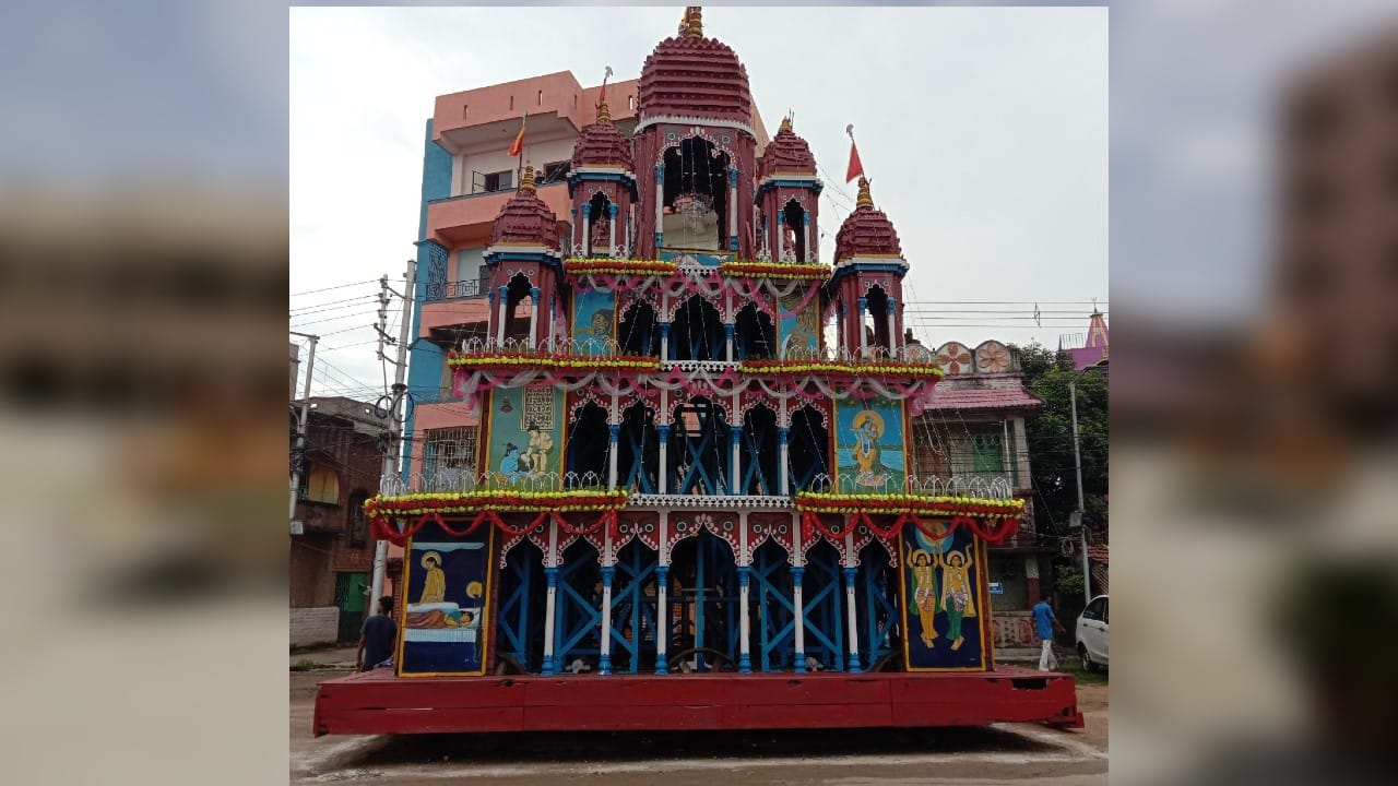 First time in the history the annual Rath Yatra of Lord Jagannath began without the devotees. The Gujarat High Court has ruled against conducting the annual procession citing COVID-19 concerns. The apex court on June 22 gave the go-ahead for the Rath Yatra after taking note of the Odisha government's assurance that it "can be held in a limited way without public attendance". Those pulling the chariot have to test negative for coronavirus and shall maintain social distancing during the whole occasion. (Image: Abir Ghoshal) First time in the history the annual Rath Yatra of Lord Jagannath began without the devotees. The Gujarat High Court has ruled against conducting the annual procession citing COVID-19 concerns. The apex court on June 22 gave the go-ahead for the Rath Yatra after taking note of the Odisha government's assurance that it "can be held in a limited way without public attendance". Those pulling the chariot have to test negative for coronavirus and shall maintain social distancing during the whole occasion. (Image: Abir Ghoshal)