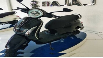 Bajaj Auto Q4 profit rises 1.7% to Rs 1,332.1 crore; volume growth boosts revenue Bajaj Auto Q4 profit rises 1.7% to Rs 1,332.1 crore; volume growth boosts revenue