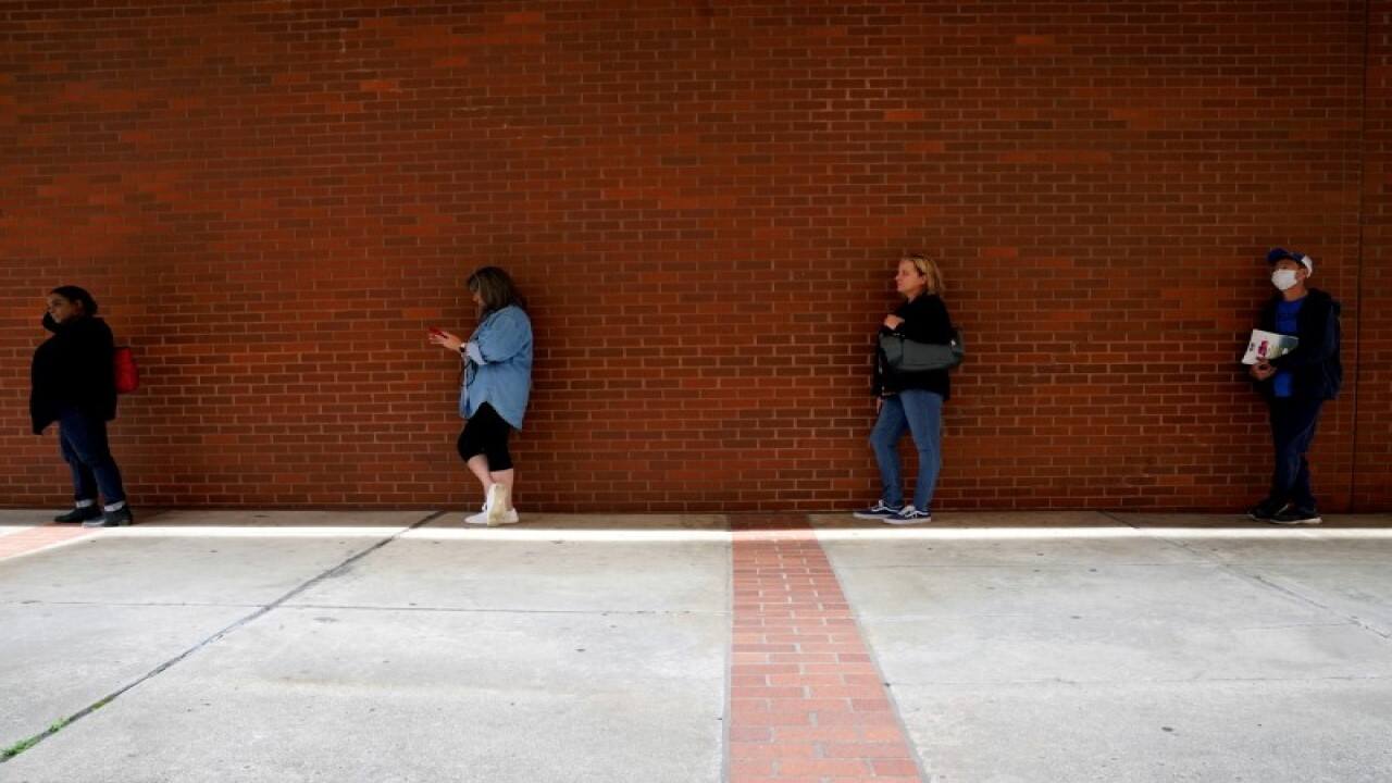 US jobless claims unchanged at 205,000