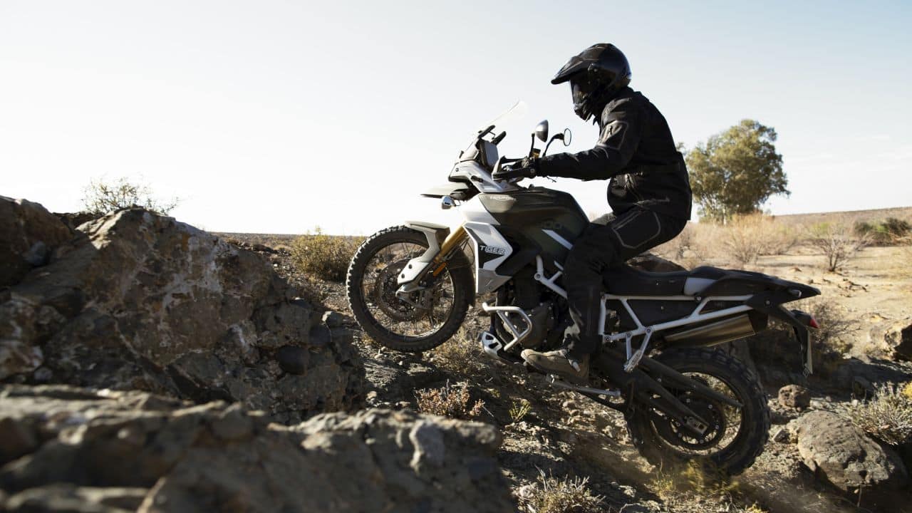 The Rally units on the other hand gets longer travel Showa suspension and 21/17 inch tubeless spoked rims. Braking is handled by the same 320/250 mm setup as the one on the GT.