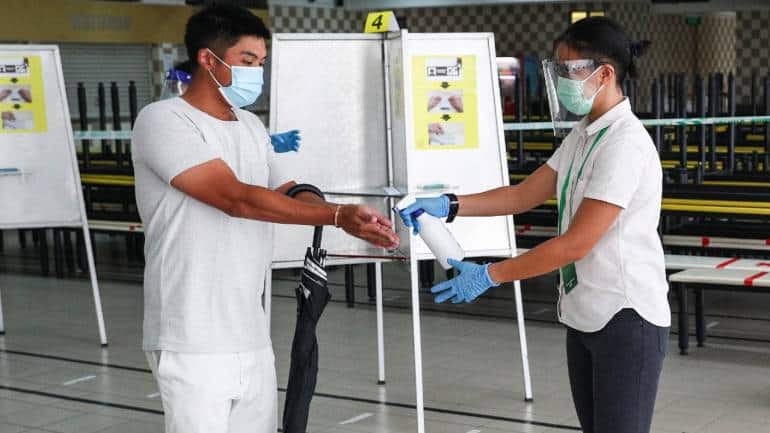 Singapore govt urges people to limit social gatherings as COVID-19 cases spike