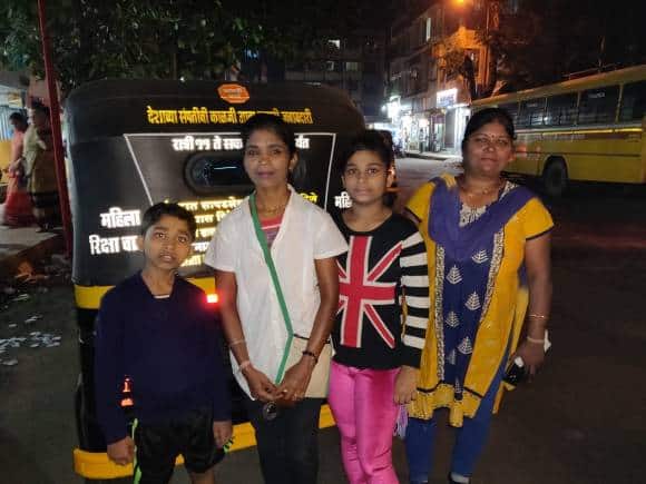 Minaj Nadaf and family