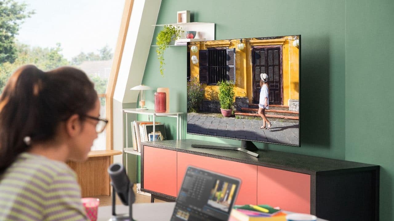 Samsung’s flagship Neo QLED 4K (50-inch) is available at a starting price of Rs 84,999 on Flipkart. The visually stunning Samsung Frame 2021 QLED UHD Smart TV is also available at a discounted price of Rs 58,990 on Flipkart for the 43-inch screen size. Looking for a budget Samsung TV, the company’s Crystal 4K series now starts from Rs 36,990 for the 43-inch screen size. 