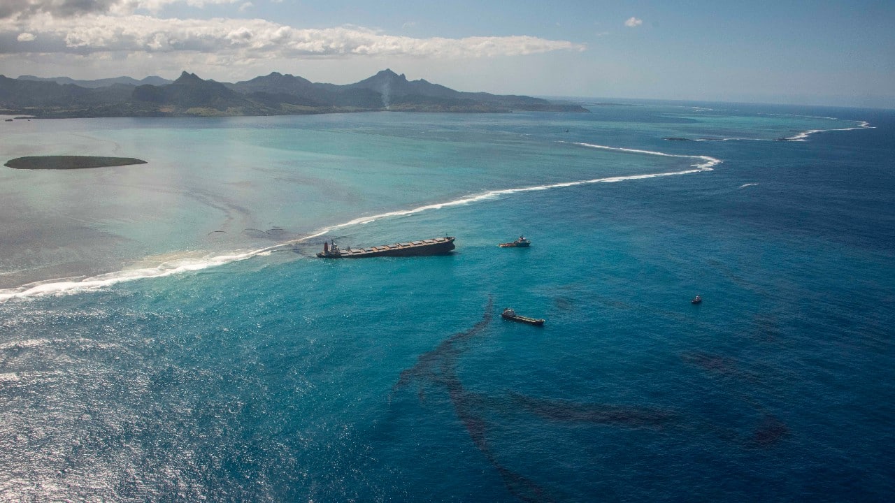 Heavy rains, flooding shut Mauritius financial markets, offices