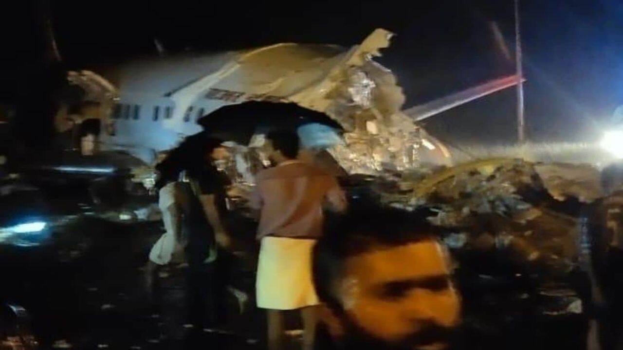 https://images.moneycontrol.com/static-mcnews/2020/08/Air-India-Express-crash-3.jpg-news18.jpg