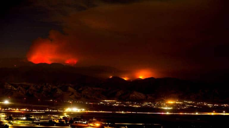 In Pics | Thousands Remain Evacuated From Southern California Wildfire