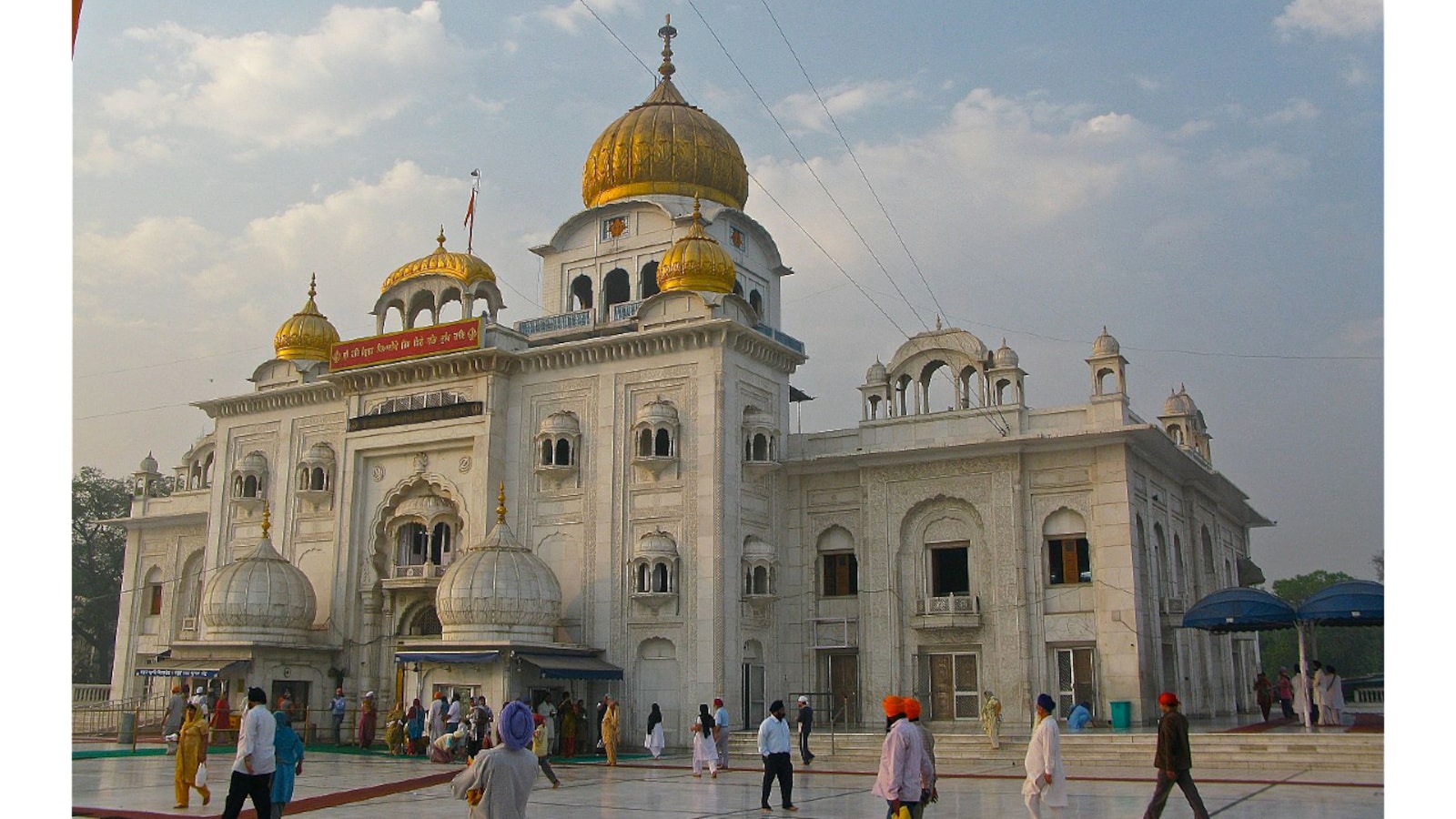 Gurudwara Bangla Sahib closed for violating COVID-19 norms Gurudwara Bangla Sahib closed for violating COVID-19 norms