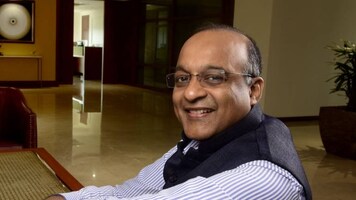 Can HDFC Bank join Rs 10 lakh crore market-cap club during the new MD's tenure?