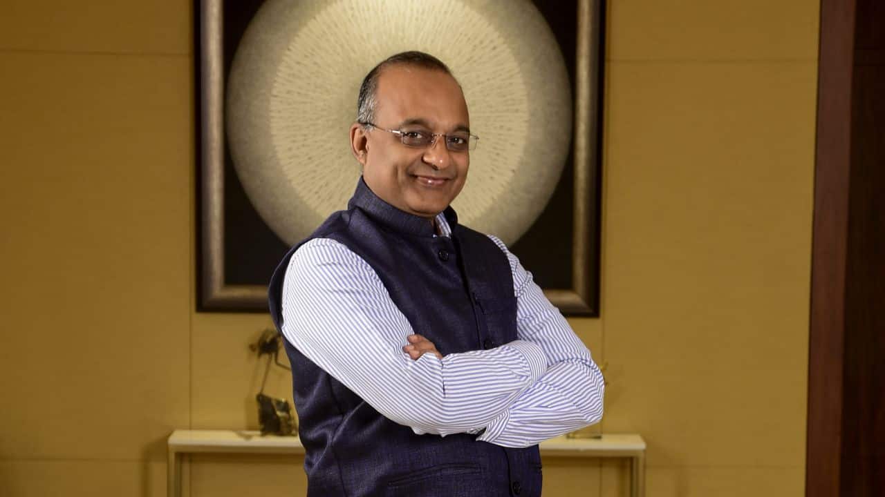 HDFC Bank expects slower credit growth in FY25; maintains steady NIMs amid rate cut prospects