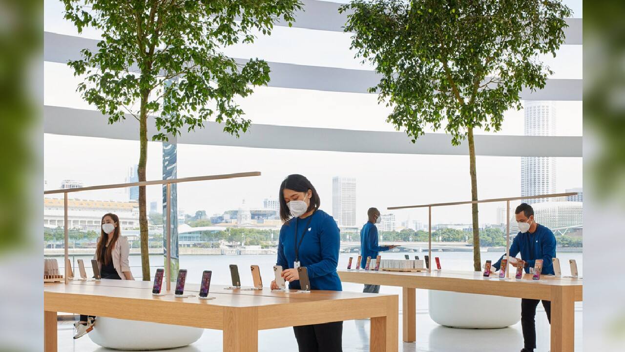 The 148-person team at Apple Marina Bay Sands, speaking over 23 languages, welcomed visitors for the first time on September 10. The store implemented the same rigorous health measures for both employees and visitors seen across all Apple Store locations, including a mask requirement, temperature checks, and social distancing. To ensure the health and well-being of guests, visits to Apple Marina Bay Sands on September 10 was done by appointment only, limiting the capacity of the guests inside the store. (Image: apple.com)