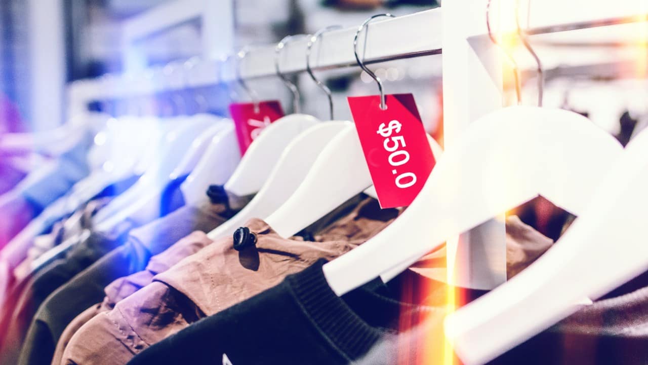 No. 7 | Red prices for men | Studies show that men are more likely to buy products when the prices are displayed in red. Men seem to process ads more quickly and use color as a visual heuristic, and ‘red’ equals ‘discount.’ No. 7 | Red prices for men | Studies show that men are more likely to buy products when the prices are displayed in red. Men seem to process ads more quickly and use color as a visual heuristic, and ‘red’ equals ‘discount.’