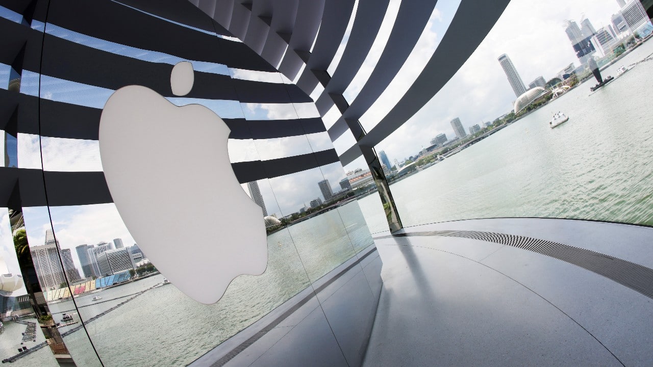 Apple Marina Bay Sands is (almost) open for business. On September 10 @apple  Singapore will open the doors and welcome visitors to its…