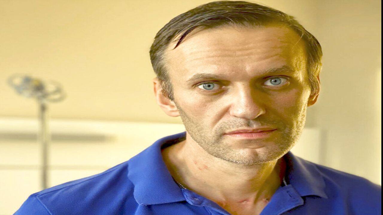 Alexei Navalny released from German hospital after 32 days Alexei Navalny released from German hospital after 32 days