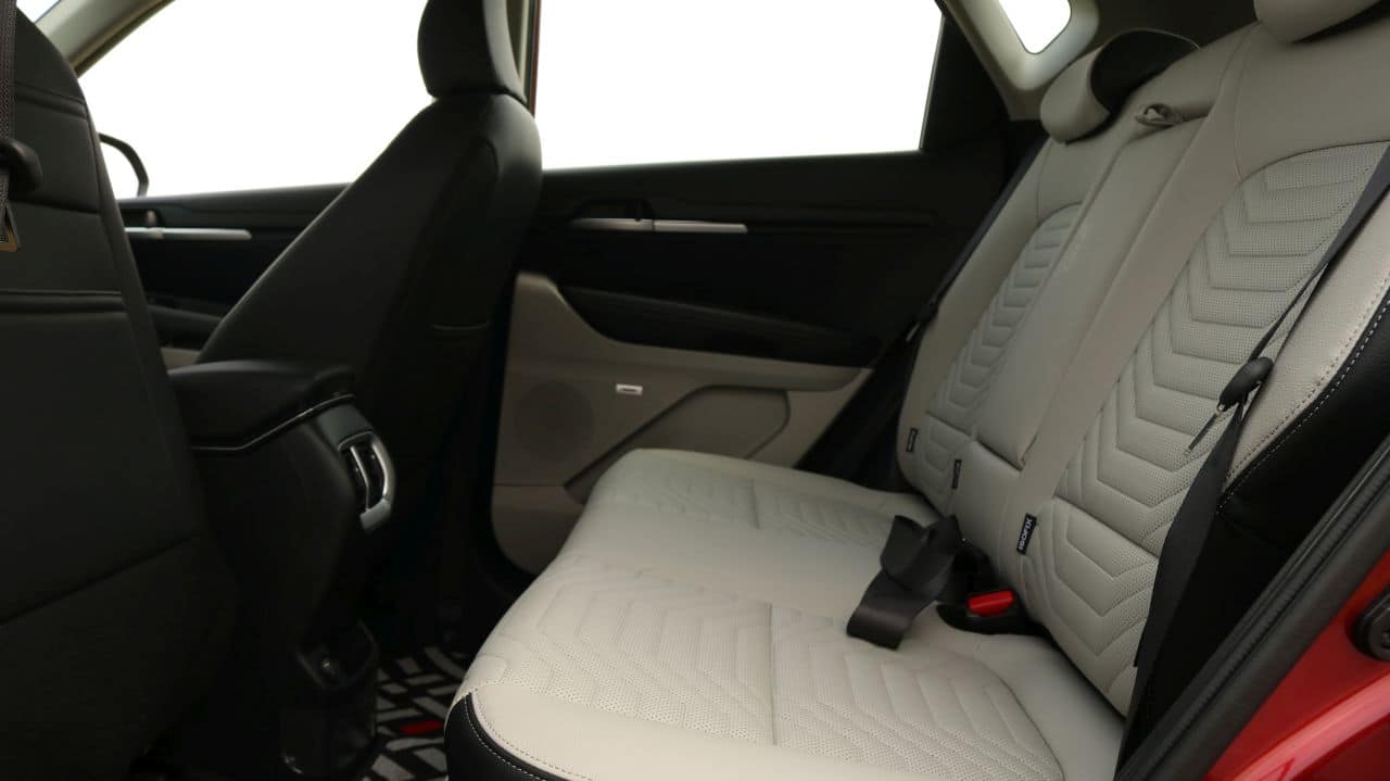 The seats are comfy and there is ample space both for the head as well as the legs in the front as well as the back. The front seats are ventilated as well for all the hot days.