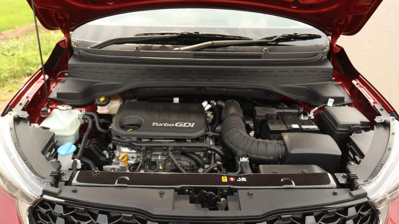 We drove around in the 1-litre T-GDi turbo-petrol variant and like most turbo, there is a very obvious lag for when the horses and newtons come out to play.