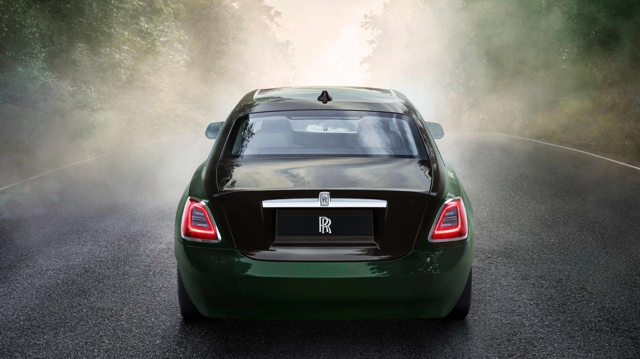 The extension has allowed for even more space for the rear passengers along with some added features.