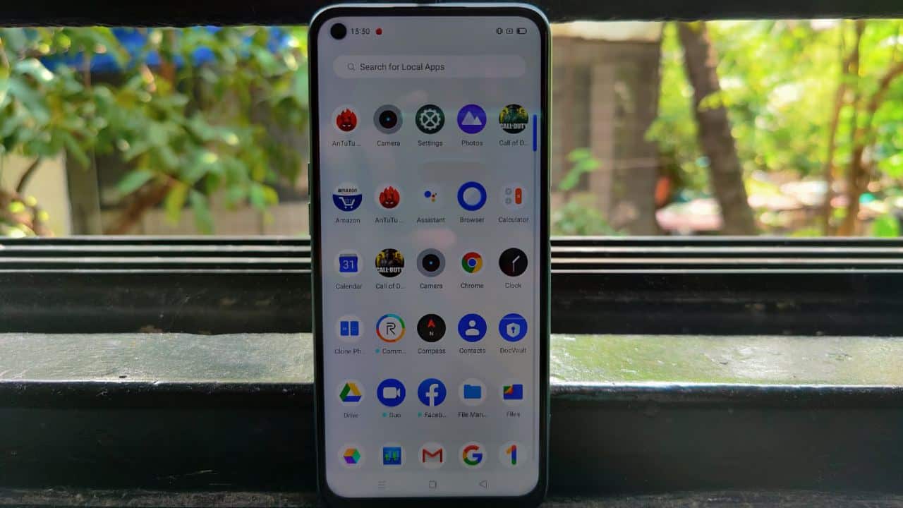 The Realme 7 opts for a 5,000 mAh battery capacity along with 30W fast charging support. The 5,000 mAh battery is a nice addition and offers well-over a full day of usage on a single charge. On the software side, you get Android 10-based Realme UI out-of-the-box. While there are a bunch of pre-installed apps, the overall experience is generally clean. 