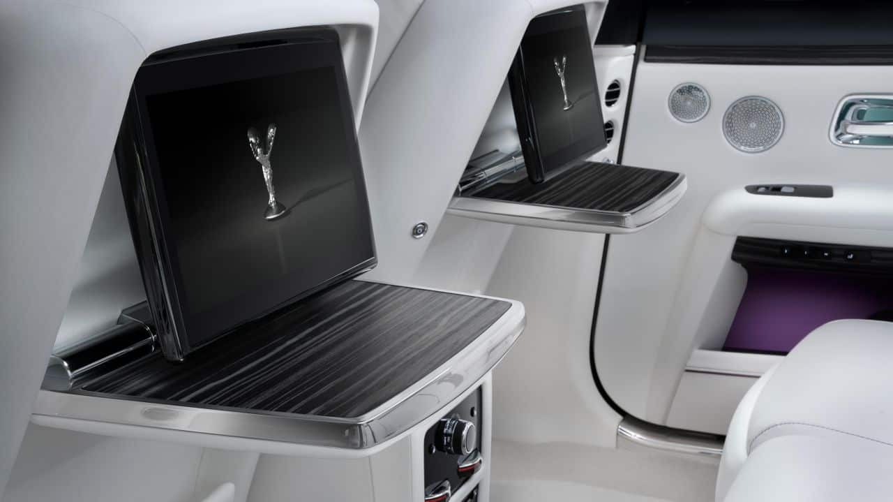 Despite this, Rolls-Royce has said that the Ghost is the most technologically advanced car they offer. Where the car had self-closing doors, they also now open by themselves. The car also gets a microenvironment purification system with the climate control, a 1,300 watt 18-speaker setup from Bose, rear-seat entertainment screens and a cabin so quiet that only a ‘whisper’ tone is heard inside. (Image source: Rolls-Royce)