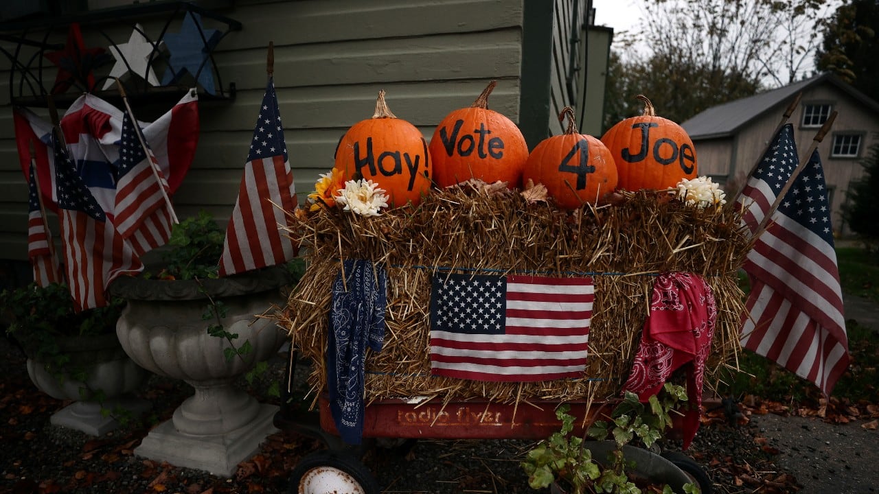 A pumpkin display supporting Democratic U.S. presidential nominee and former Vice President Joe Biden is seen outside of a house in Lancaster, Pennsylvania, U.S. October 25. (Image: Reuters)