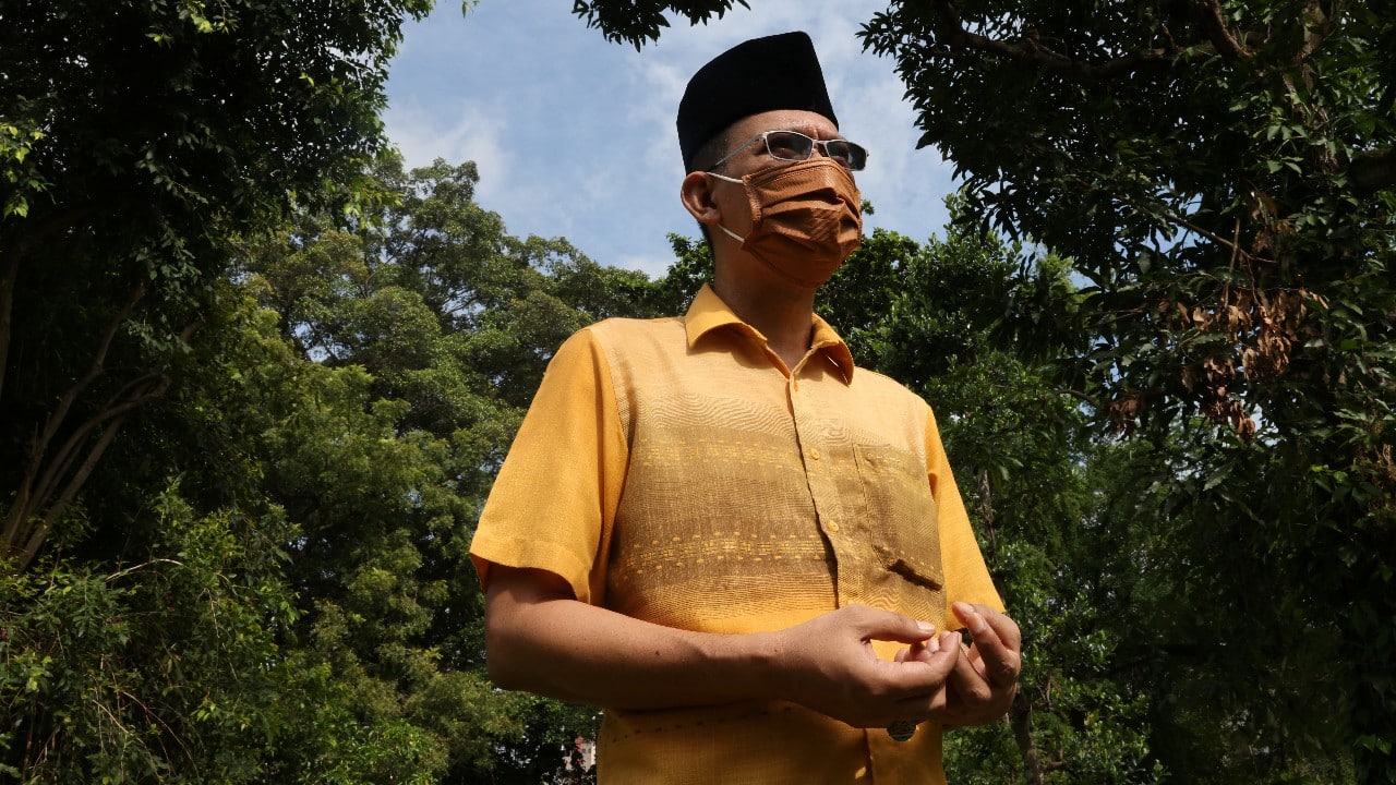 Meet Singapore's ordinary royals who work as cabbies, office workers