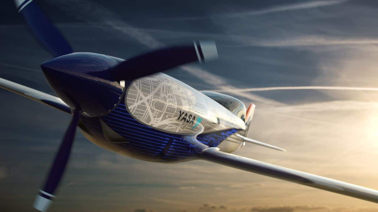 Aeroplane that runs on batteries!? Rolls-Royce builds the world’s ...