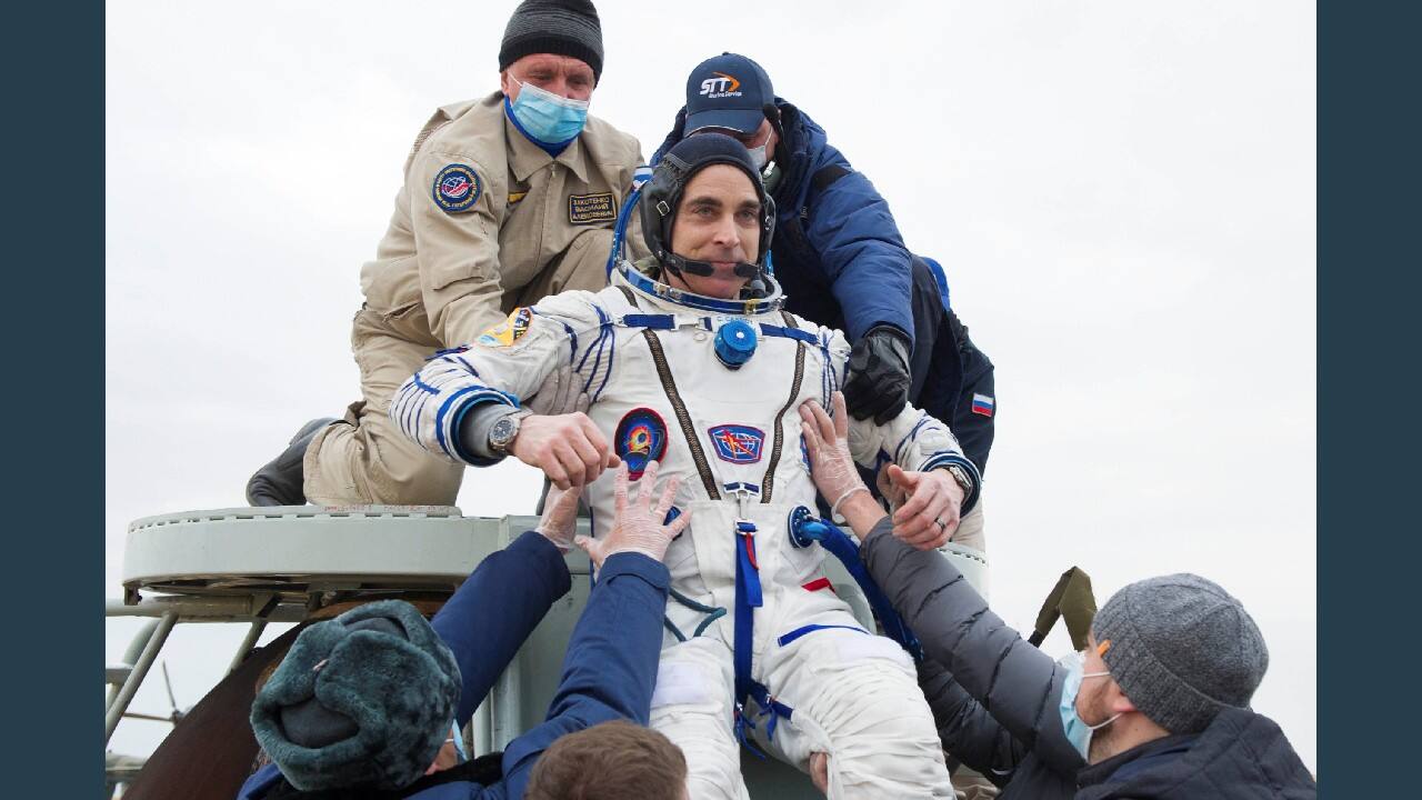 NASA astronaut Chris Cassidy, crewmates Ivan Vagner and Anatoly