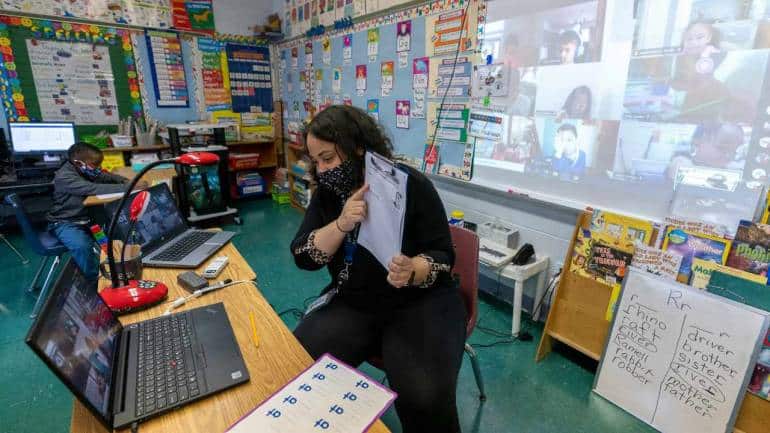 Chicago Students Stage Walkout, Say COVID-19 Protocols Lacking