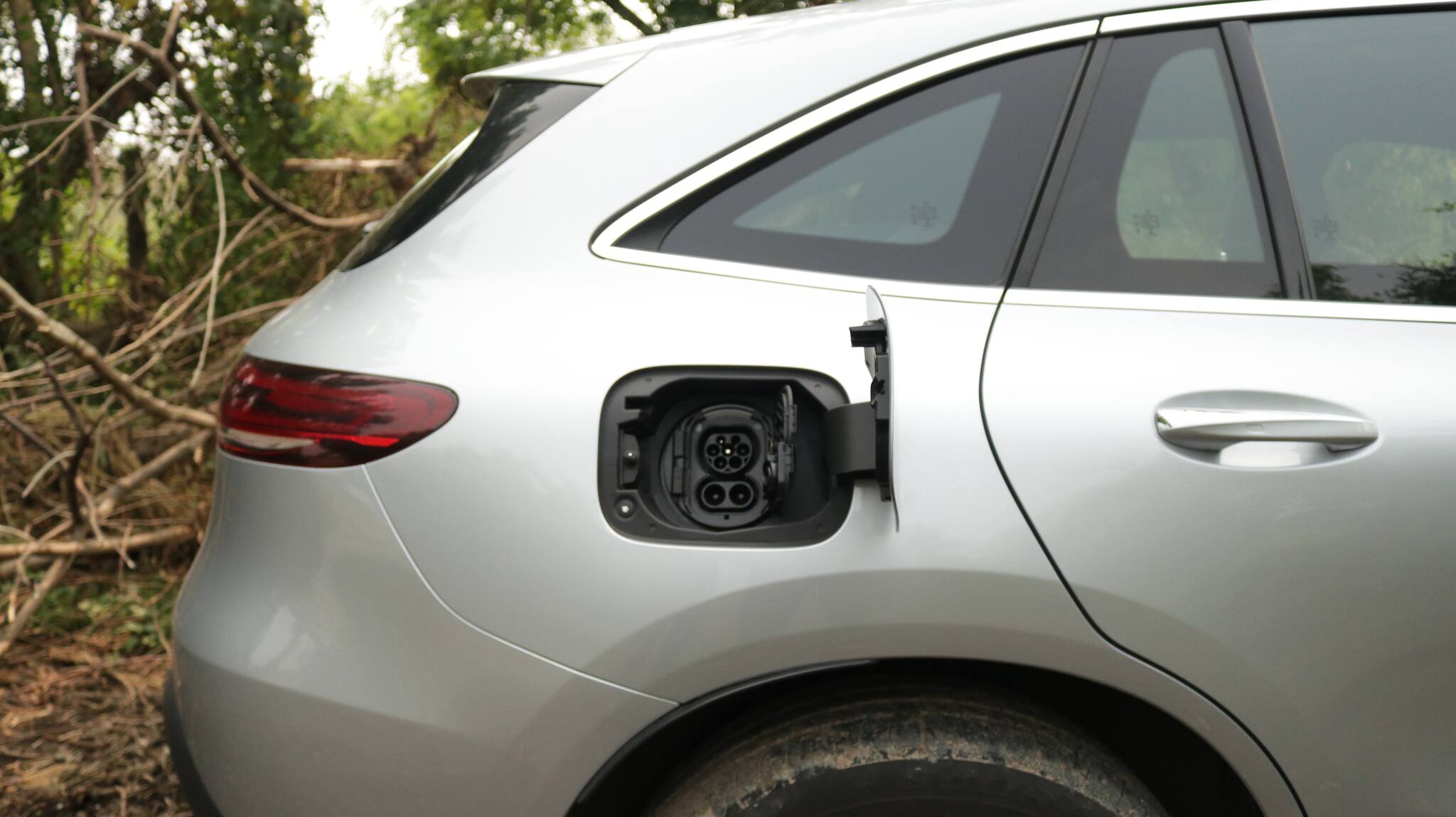 Aside from this, Mercedes-Benz has given the EQC quite a few features as well. For one it gets radar-based adaptive cruise control. This allows you stay a set distance away from the car in front of you which again can be adjusted using the right controls on the steering wheel. There is also lane keep assist, plenty of airbags a stability programme, ABS, EBD, hill hold, hill start and probably the kitchen sink as well.