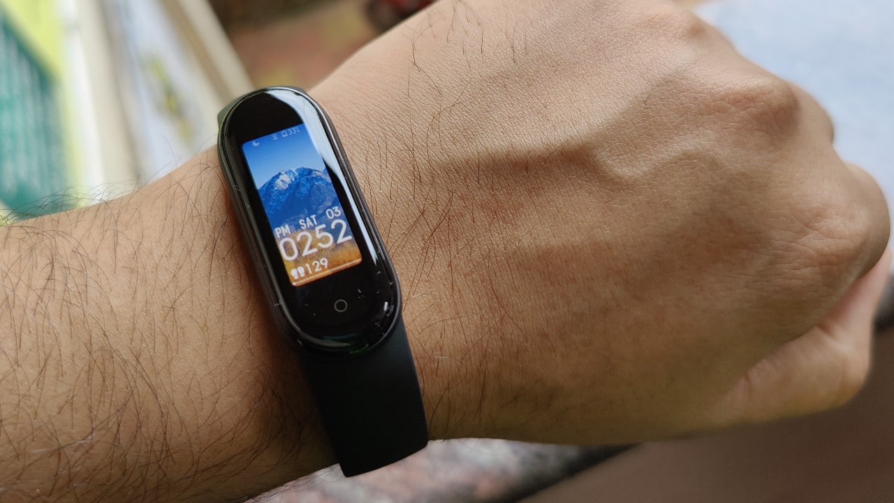 Xiaomi Mi Smart Band 5 Review - This is the one to buy