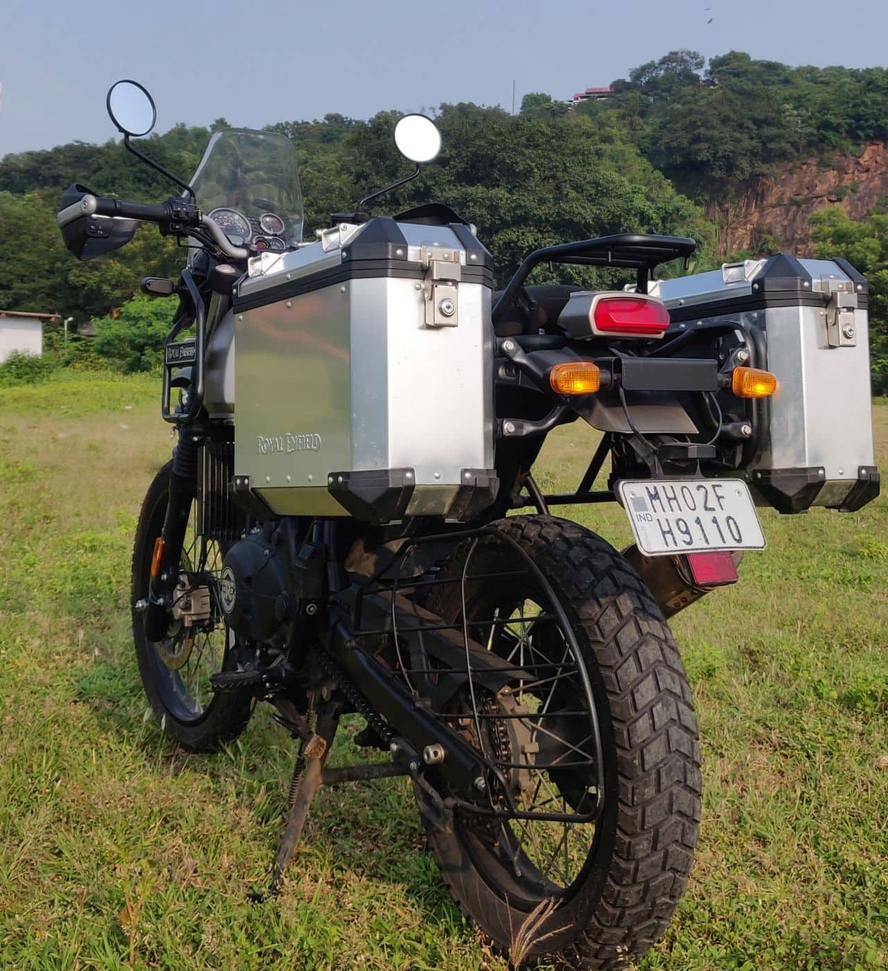 Royal Enfield Himlayan rear