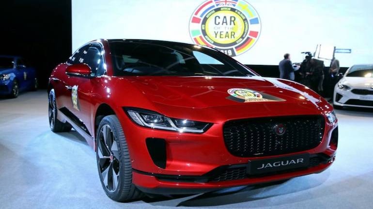 uk bans sale of non electric cars after 2030 jaguar land rover on course for the switch