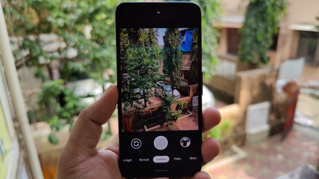 The main issue on ultrawide cameras at this price has always been the lack of consistency across the main and ultrawide lenses. As for the depth and macro cameras, Google’s computational photography capabilities are more than sufficient to replace those. If we had one issue with this camera is that it uses a pretty dated sensor but isn’t noticeable with the photos this phone takes. However, we’ll talk about this in-length in our full review. The main issue on ultrawide cameras at this price has always been the lack of consistency across the main and ultrawide lenses. As for the depth and macro cameras, Google’s computational photography capabilities are more than sufficient to replace those. If we had one issue with this camera is that it uses a pretty dated sensor but isn’t noticeable with the photos this phone takes. However, we’ll talk about this in-length in our full review.