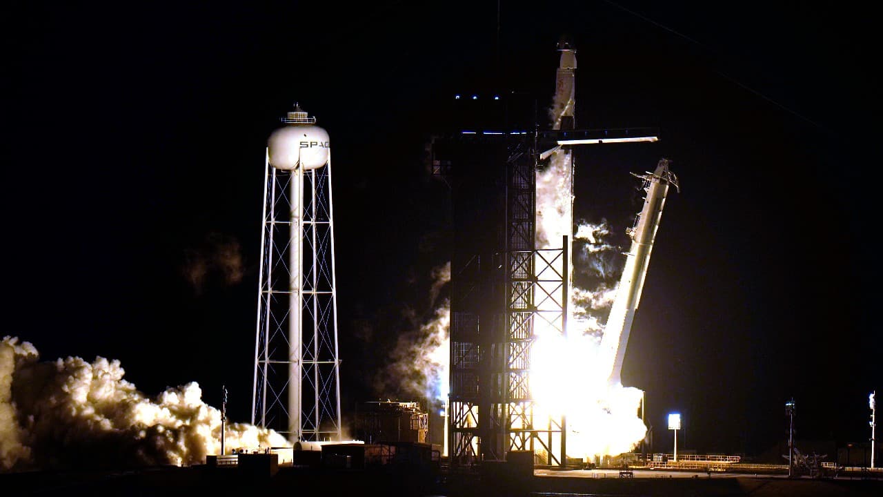 Spacex Crew Dragon Resilience Capsule Carrying Four Astronauts Docks