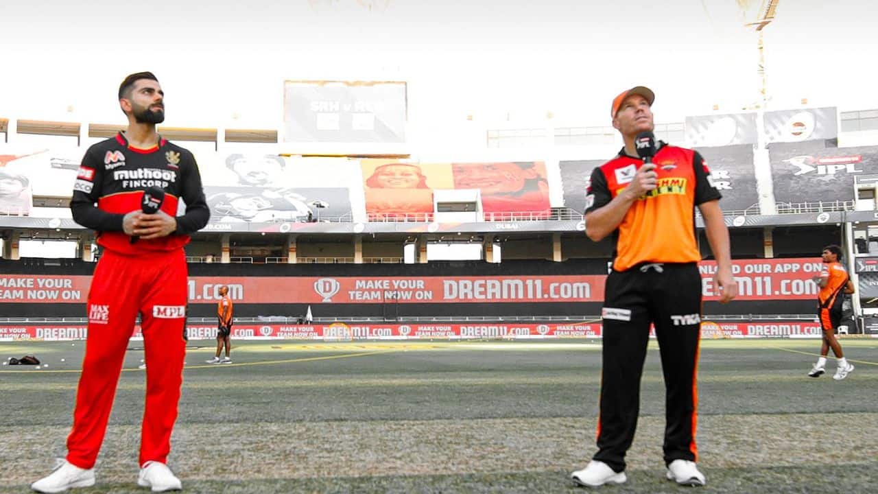 Fear of momentum | Normally, momentum is a mythical concept in sports and difficult to define, however a team which has been in winning mode always underlines its importance. On the other hand, a team which is on a losing streak is often dismissive of such talks. Virat Kohli must be under immense pressure the way his team has lost four matches in a row before this all important game. David Warner’s team is looking for their 4th win in a row in this Eliminator. (Image: IPL/BCCI/Twitter)