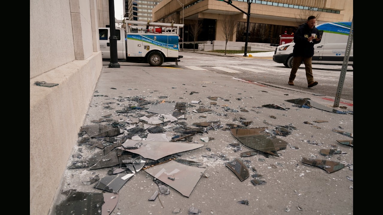 Vehicle explosion rocks downtown Nashville on Christmas, knocks ...