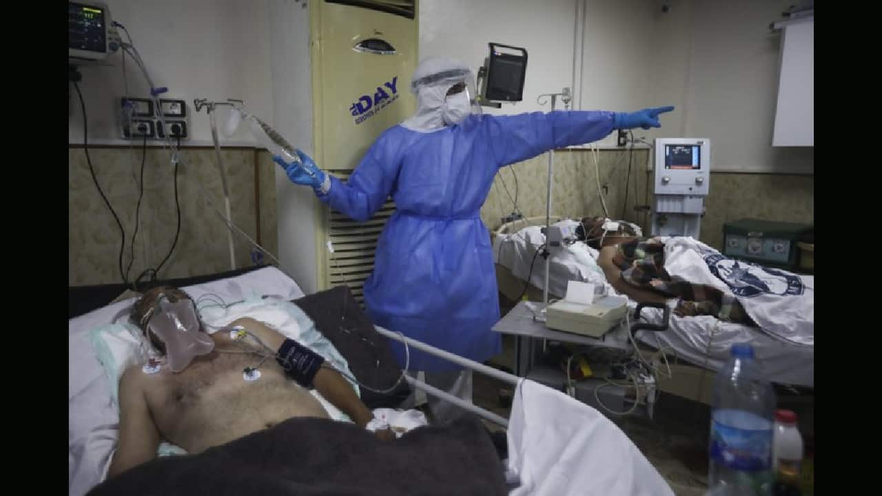 Israelis and Arabs, Sunnis and Shiites, wealthy Gulf monarchies and war-ravaged countries alike saw widespread lockdowns, overwhelmed ICUs and the hasty construction of field hospitals as the pandemic easily slipped across heavily-guarded frontiers. The pandemic brought new horrors to Syria and Yemen, which are still mired in civil war. (Image: AP)
