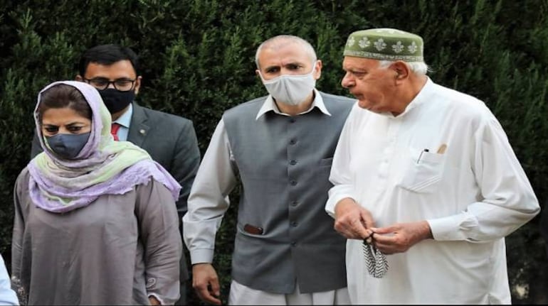 Former Chief Ministers of Jammu and Kashmir Mehbooba Mufti, Omar Abdullah, and Farooq Abdullah (File Photo).