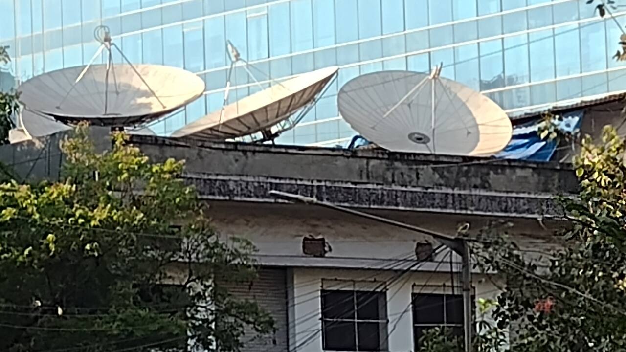 It is safe to say that I was wrong. Sure, there are noticeable flaws here, but overall image quality is good considering this is a sub-12K phone. 