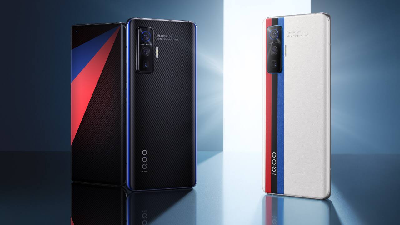 While iQOO established itself as an independent brand outside China, it failed to make any headway in international markets. However, the brand still operates under Vivo in China, unveiling a ton of new gaming-oriented smartphones. But the most noteworthy iQOO launch that you may have never heard off goes to the Vivo iQOO 5 Pro 5G. The iQOO 5 Pro 5G packed a Snapdragon 865 SoC, a 120Hz OLED display, a 50 MP triple-camera setup with an ultrawide and periscope lens, and a 4,000 mAh battery with whopping 120Hz fast charging support. 