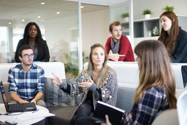 43% of employees face challenges adjusting to a new manager: What should they do? - Vimarsana News