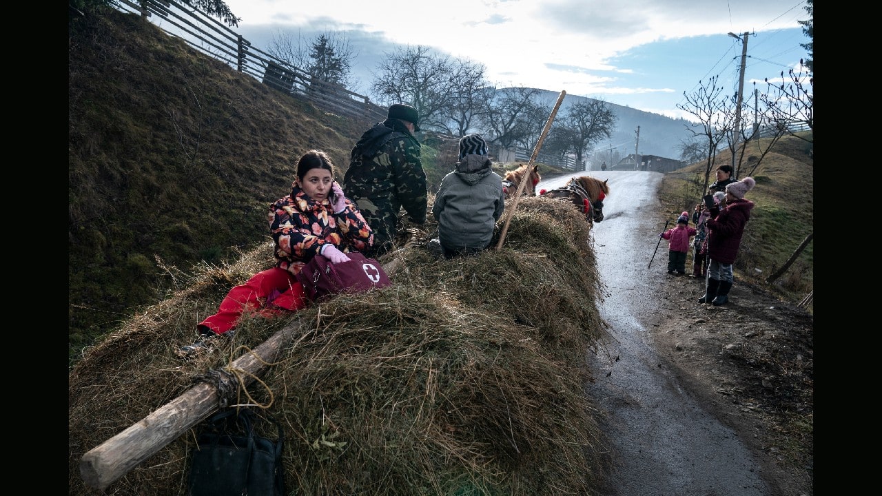 Riding a horse-drawn cart, Dr. Viktoria Mahnych trots along country roads to attend to her patients in several villages nestled in the Carpathian Mountains in western Ukraine. (Image: AP)