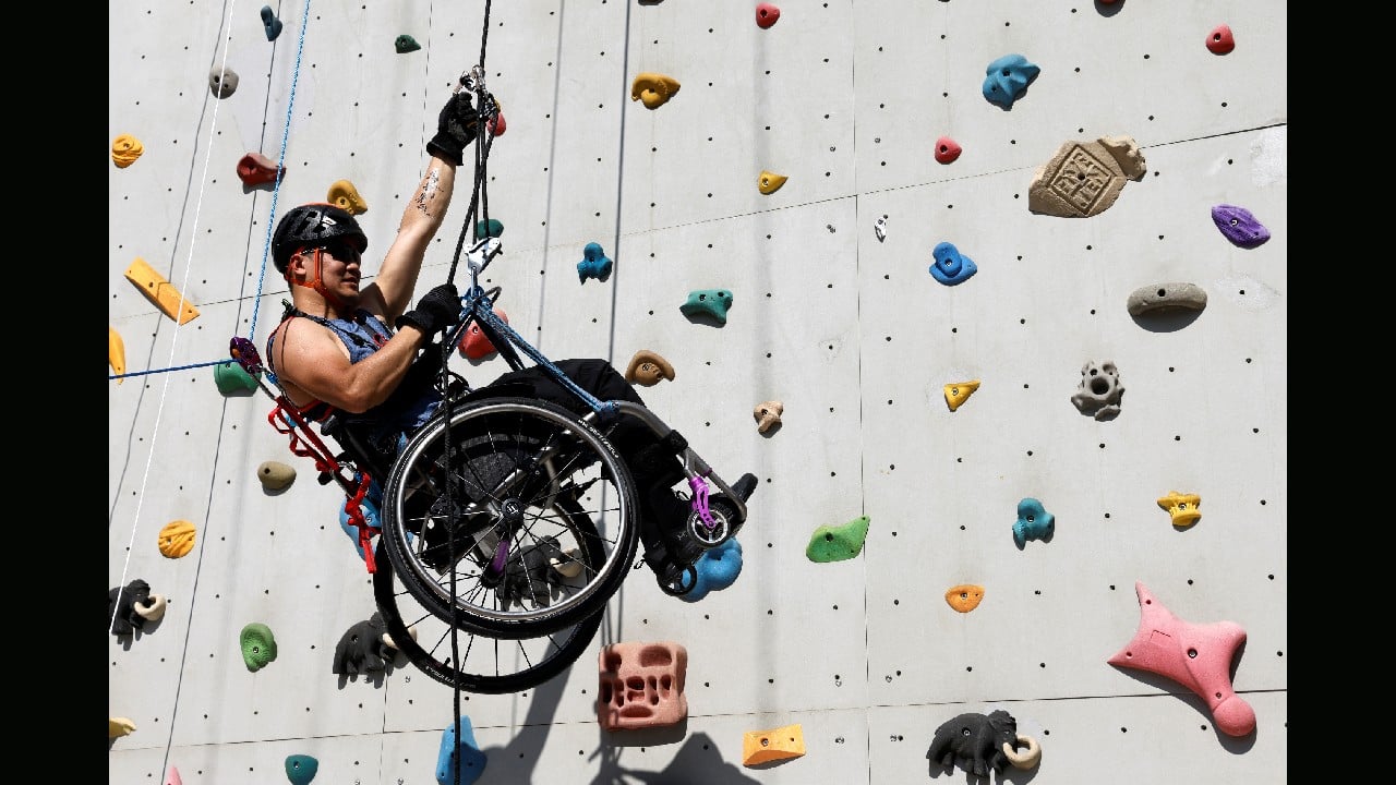 True Grit Paraplegic Climbs Up Hong Kong Skyscraper In Wheelchair To Raise Money For Spinal Cord Injury Patients