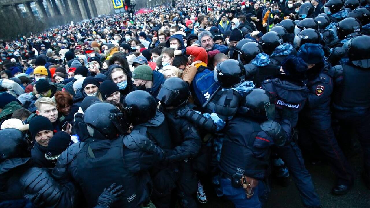 “The situation is getting worse and worse, it’s total lawlessness,&quot; said Andrei Gorkyov, a protester in Moscow. &quot;And if we stay silent, it will go on forever.” The OVD-Info group, which monitors political arrests, said at least 1,167 people were detained in Moscow and more than 460 at another large demonstration in St. Petersburg. (Image: AP)